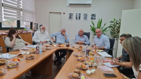 ביקור עבודה בשדות דן עשייה חינוכית רחבה לצד אתגרים מורכבים בשטחjpg (3).jpg