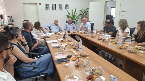 ביקור עבודה בשדות דן עשייה חינוכית רחבה לצד אתגרים מורכבים בשטחjpg (6).jpg
